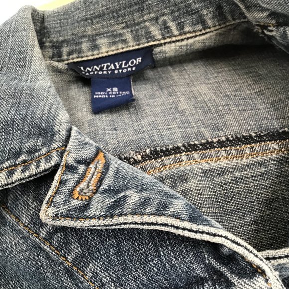 Ann Taylor Denim Jacket, size XS. Perfect wear and color - Picture 3 of 10